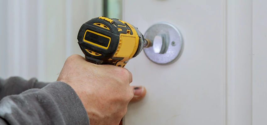 Street Locksmith For Smart Lock Repair in Glendale Heights