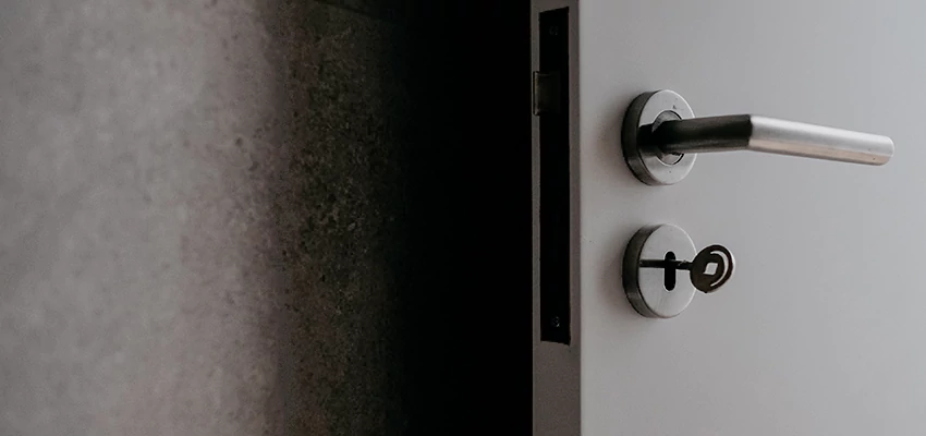 Front Door Handle Repair And Installation in Glendale Heights, IL